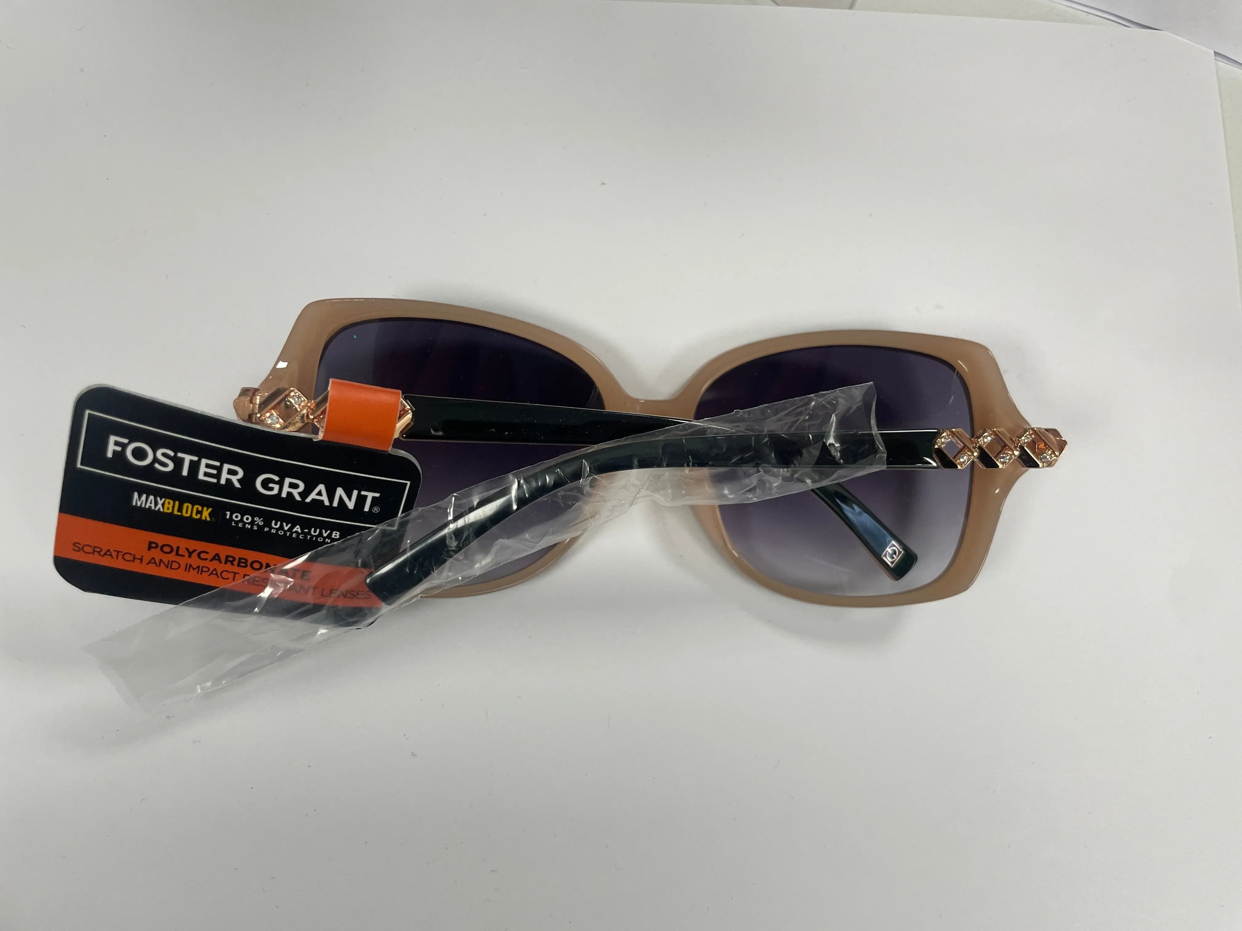 Foster Grant Sunglasses - Image 2